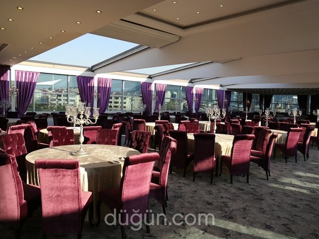 Kuvars Kristal Banquet