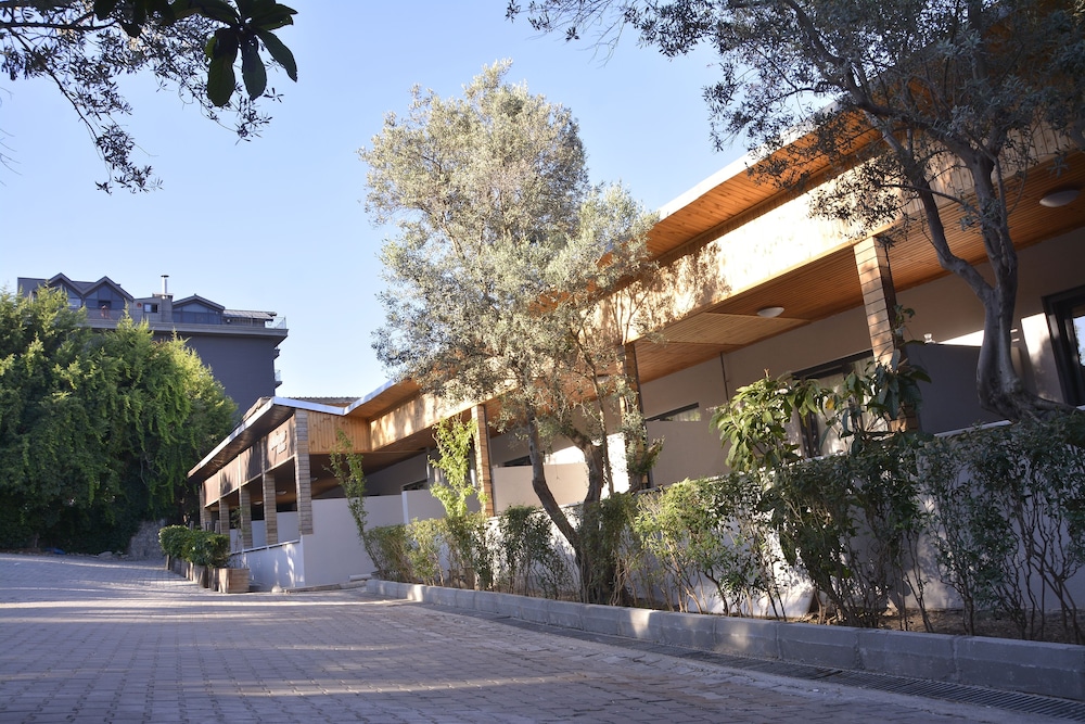 Heybeli Garden